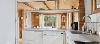 Cozy holiday home near the water