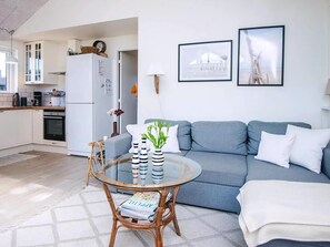 TV, DVD player, stereo - Cozy holiday home at Kelstrup Beach (Haderslev)