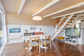 Interior - Idyllic summer house with sea view (Glesborg)