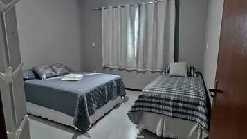 2 habitaciones, tabla de planchar con plancha y wifi gratis