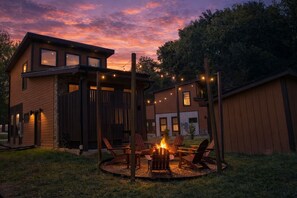 Property grounds - Pigeon Forge - Quiet, Firepit, & Private Hot Tub (Sevierville)