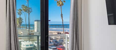 Condo, Multiple Beds, Balcony, Ocean View | Interior