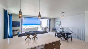 Condo, Multiple Beds, Balcony, Ocean View | Interior