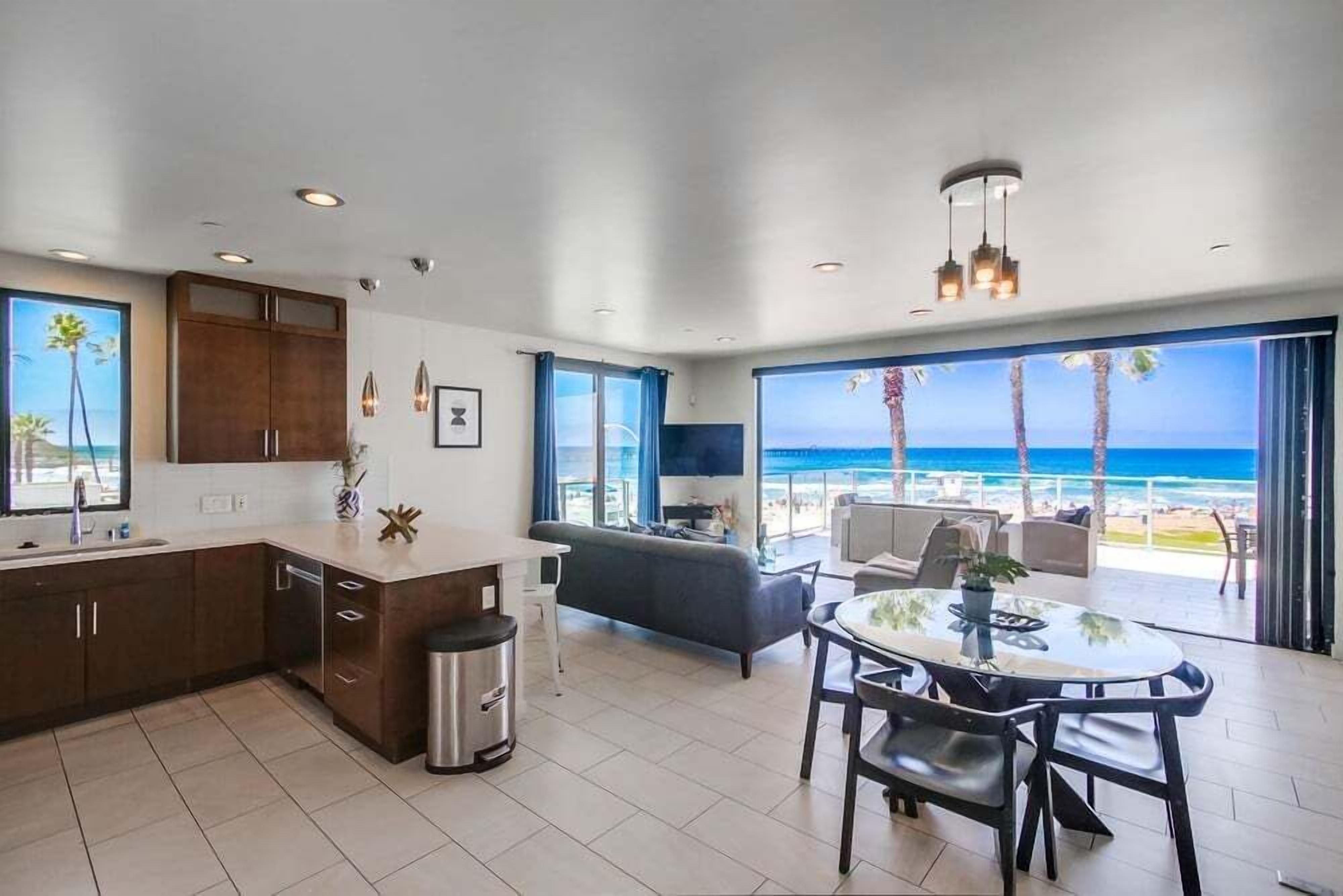 Condo, Multiple Beds, Balcony, Ocean View | Living area
