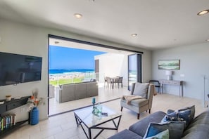 コンドミニアム ベッド (複数台) バルコニー オーシャンビュー | リビング エリア