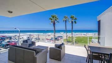 Condo, Multiple Beds, Balcony, Ocean View | Outdoor dining