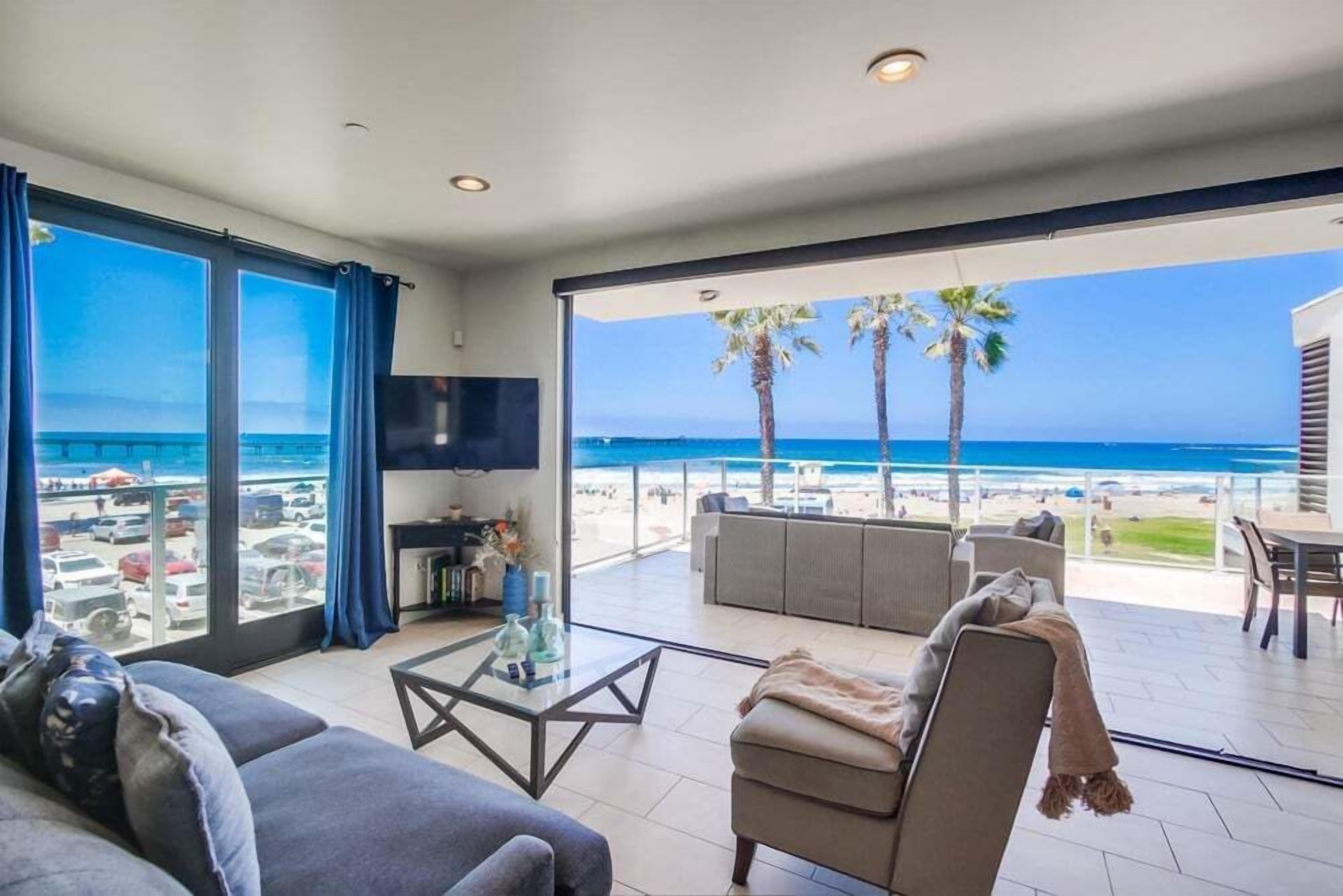 Condo, Multiple Beds, Balcony, Ocean View | Living area