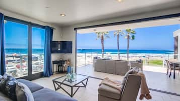Condo, Multiple Beds, Balcony, Ocean View | Living area