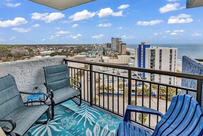 Property grounds - Oceanview 1 BR: Couples Retreat, Pools, Steps to Beach (Myrtle Beach)
