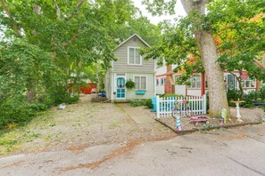 Exterior - 525 Central Charming Cottage in Lakeside (Lakeside)