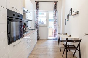 Private kitchen - Rea House Colli albani metro station (Roma)