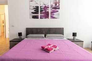 2 bedrooms, iron/ironing board, WiFi, bed sheets - Rea House Colli albani metro station (Roma)
