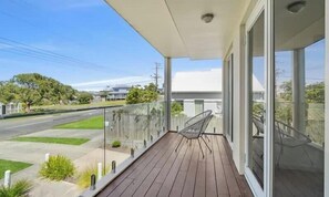 Terrace/patio - Serenity by the Bay (Apollo Bay)