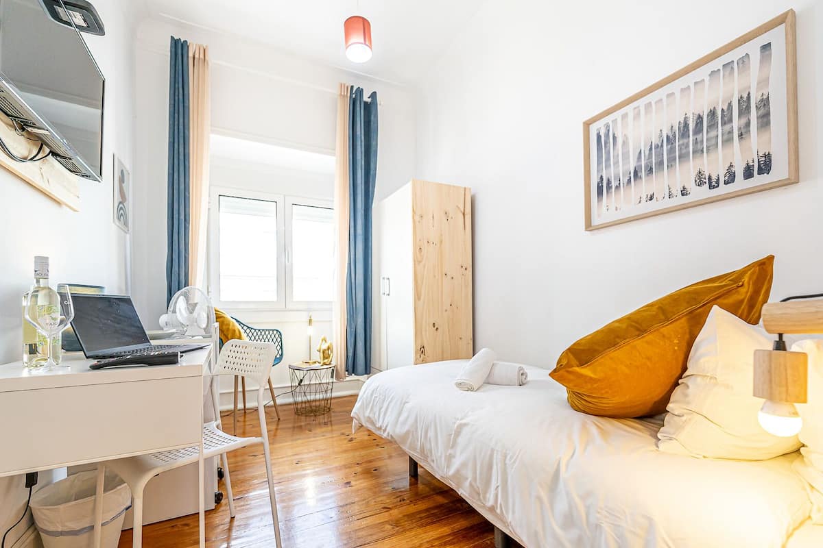 Economy Single Room | Desk, laptop workspace, free WiFi