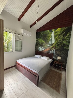 Iron/ironing board, Internet, bed sheets - LIGHTUAL - Private Jacuzzi apartment for 6 people not overlooked - 2 bedrooms 1 mezzanine (Gros-Morne)