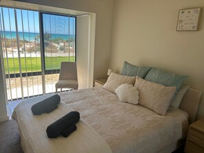 2 bedrooms, iron/ironing board, free WiFi, bed sheets - The Seaview at Semaphore Park
Beachfront - Unwind at this peaceful getaway. (Semaphore Park)