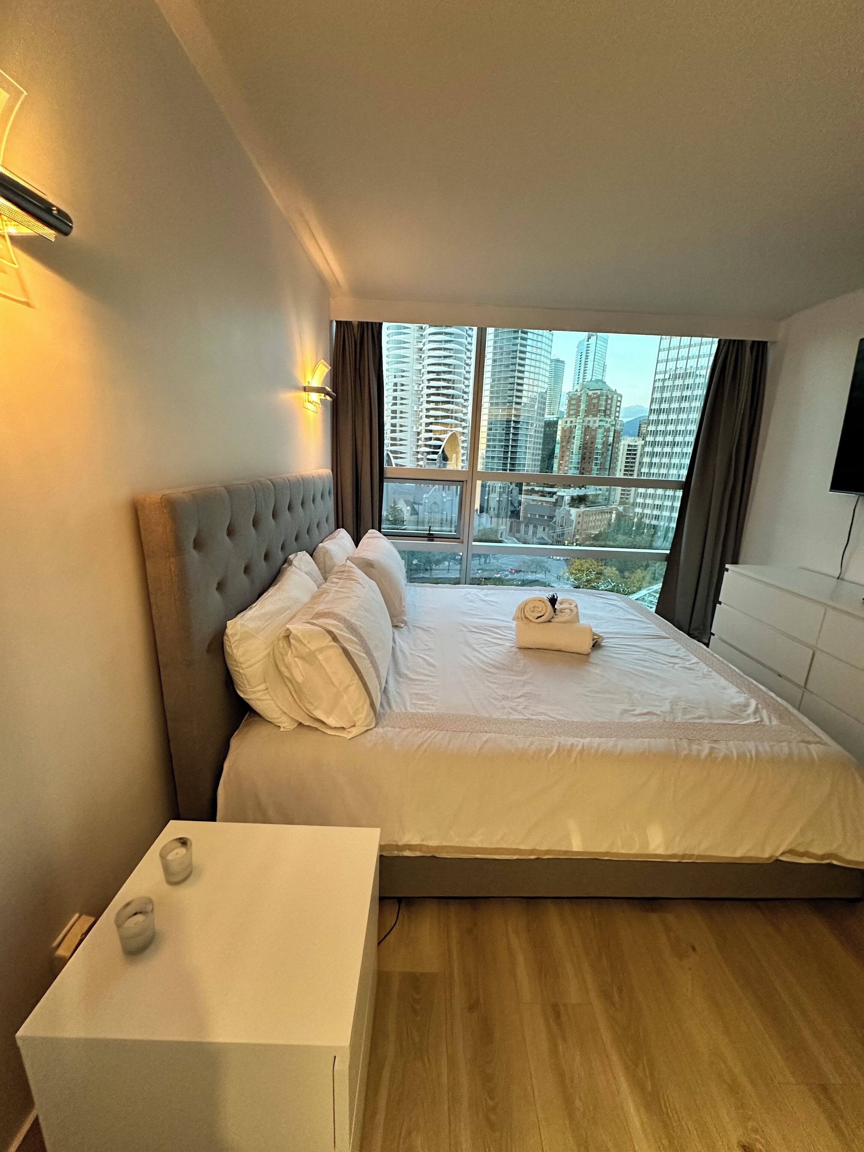 2 slaapkamers, een bureau, een strijkplank/strijkijzer, gratis wifi