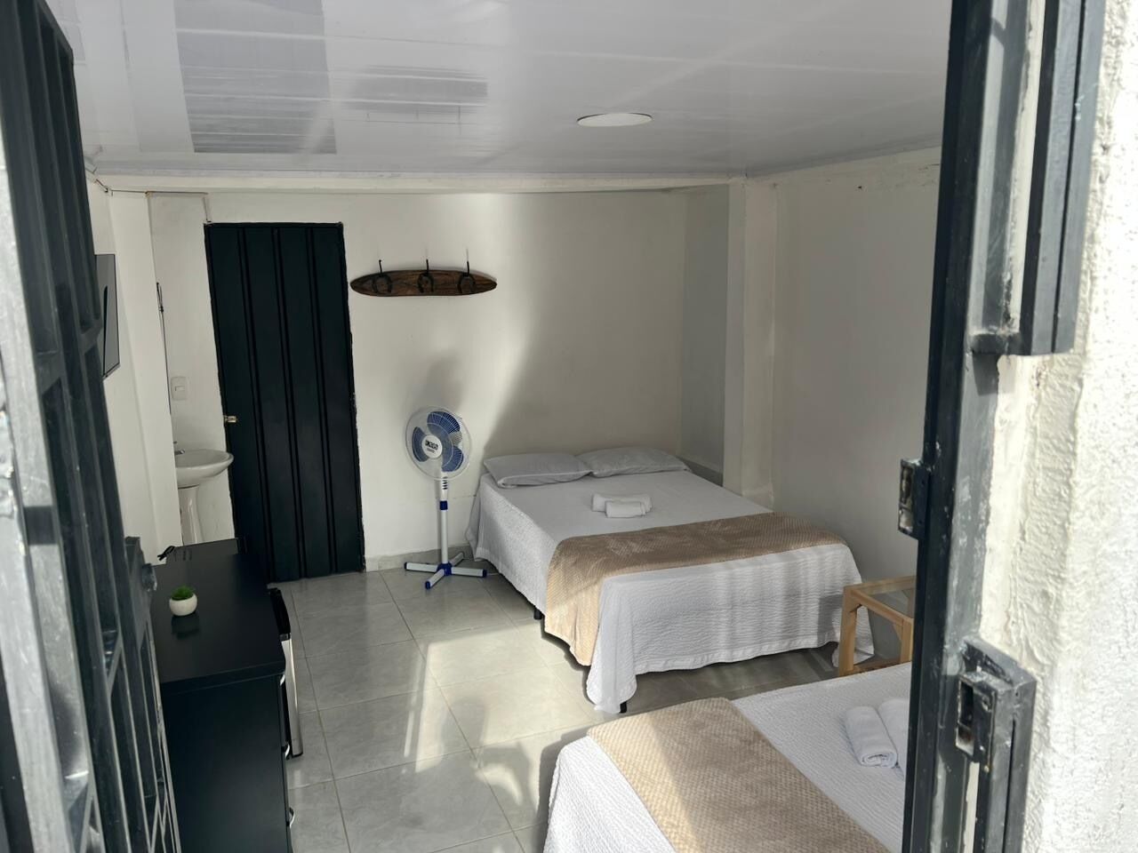 1 室のベッドルーム、WiFi