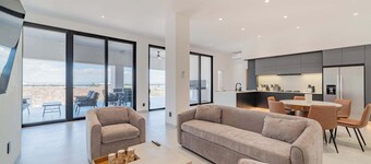 La Paz Dream Home: Ocean Views, Family Fun & BBQ Evenings