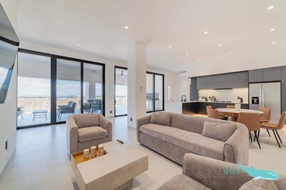 La Paz Dream Home: Ocean Views, Family Fun & BBQ Evenings