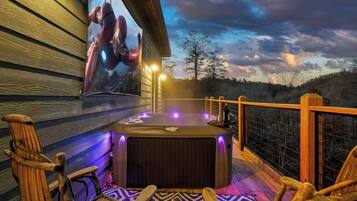 Tina de hidromasaje al aire libre