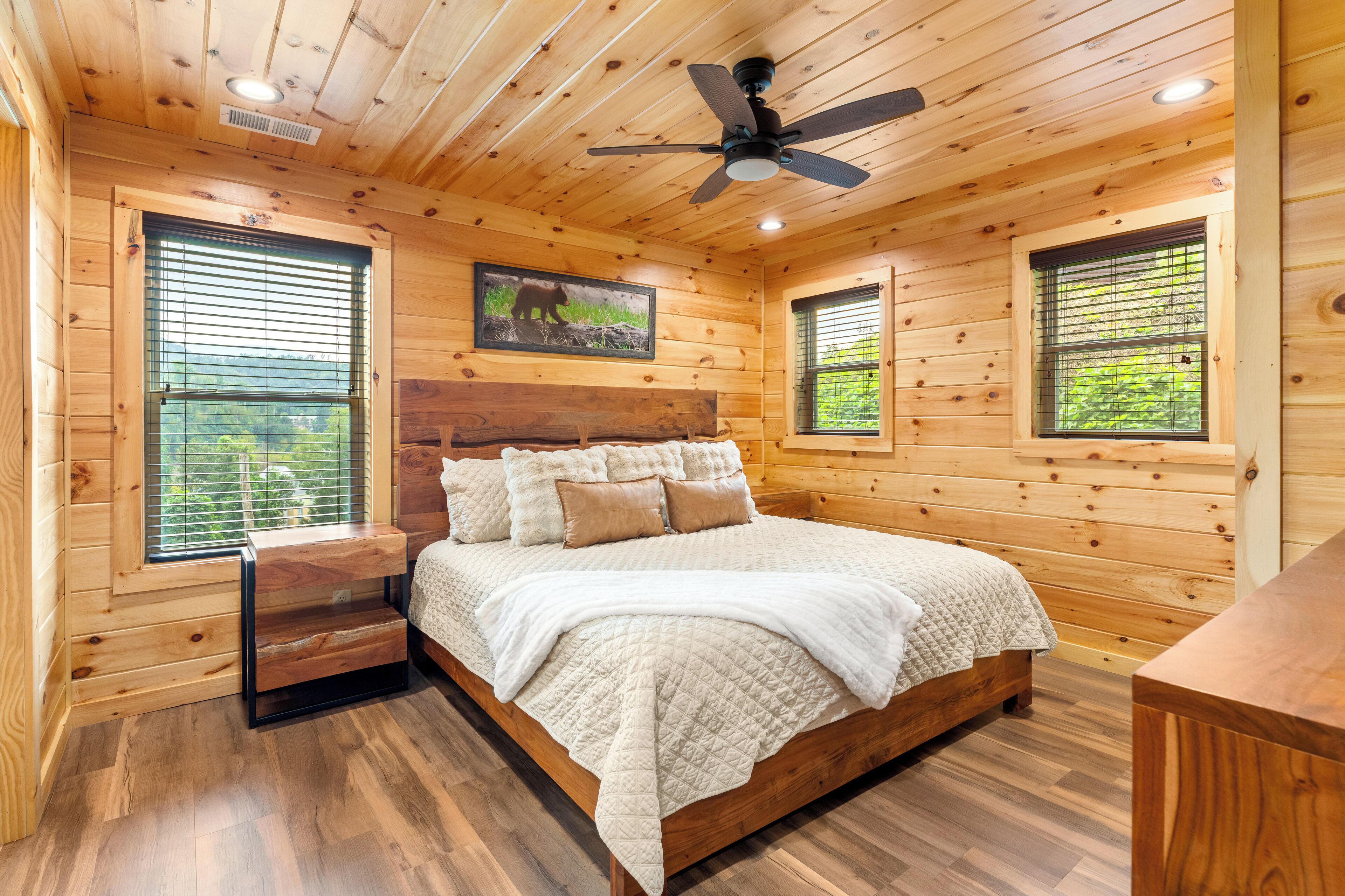 4 soverom, strykejern/-brett, reiseseng for barn og wi-fi (inkludert)