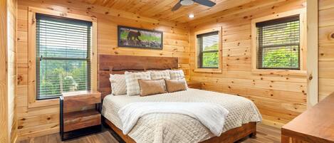 4 soverom, strykejern/-brett, reiseseng for barn og wi-fi (inkludert)