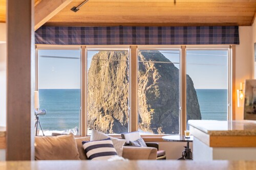 Haystack Vista Beach House | Hot Tub