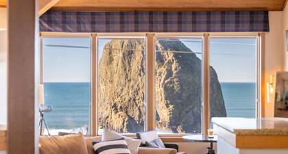 Haystack Vista Beach House | Hot Tub