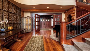Interior - Eleanor Estate - Luxury in the Mountains! (Blue River)