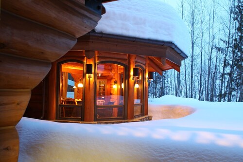 Eleanor Estate - Luxury in the Mountains!