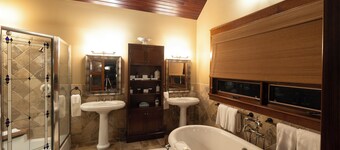 Eleanor Estate - Luxury in the Mountains!