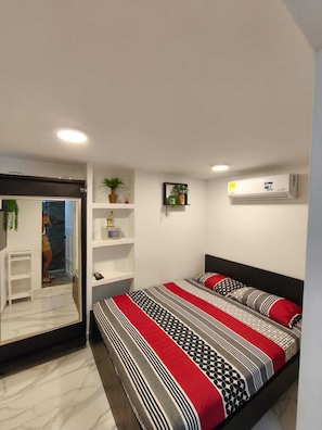 1 chambre, fer et planche à repasser, Wi-Fi, literie fournie