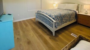 Room - Cozy home in the heart of Calabash NC (Calabash)
