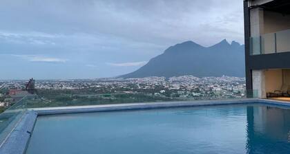 2-bedroom luxury apartment in the heart of Monterrey with pool and gym access