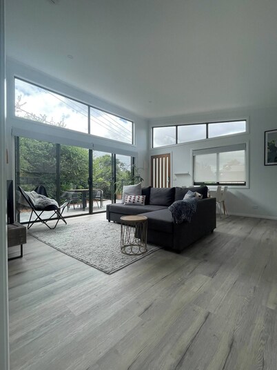 WARM Sunlit Sustainable north facing Studio