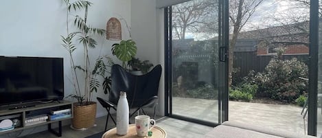 Téléviseur connecté, foyer, bureau