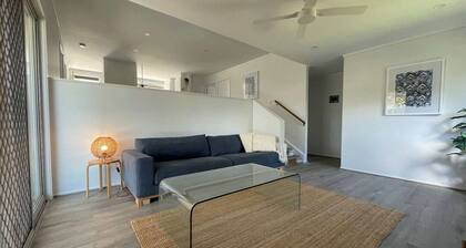 Renovated & Spacious, Homely - 5km to CBR hospital