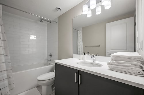 Radiant 2bedroom, 1bath Suite, in Calgary central area, off 17th Ave SE,Downtown