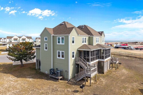 7766 - Striper, Spacious 3BR, 2.5BA home in Buxton, perfect for families.