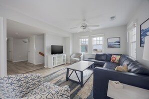 TV - 7766 - Striper, Spacious 3BR, 2.5BA home in Buxton, perfect for families. (Buxton)