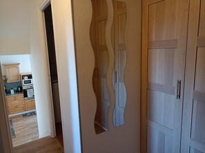 Interior - Apartment for 4 people. (DAMGAN)