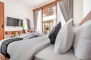 Caja de seguridad en la habitación y escritorio 