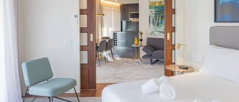 1 bedroom, in-room safe, iron/ironing board, free WiFi