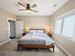 3 bedrooms, WiFi, bed sheets - Modern 3BR Home near Park (Manhattan)