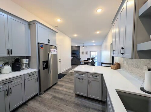 Modern 3BR Home near Park