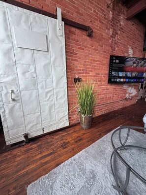 المنطقة المحيطة بالمنشأة