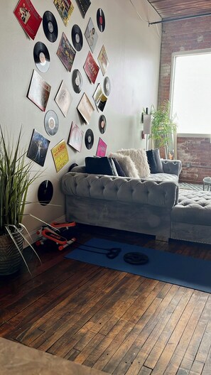 Interior - Riverside Hideaway in Corktown : 420 & Free Parking (Detroit)