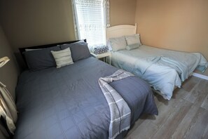 4 chambres, fer et planche à repasser, Wi-Fi gratuit, draps fournis