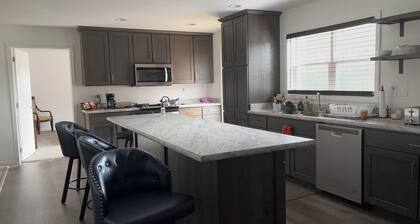 Spacious 4-bedroom house with Private Rock Garden in Quaint Catskill